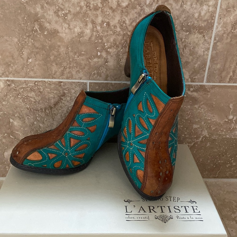 L’Artiste by Spring Step Arabella Booties 38